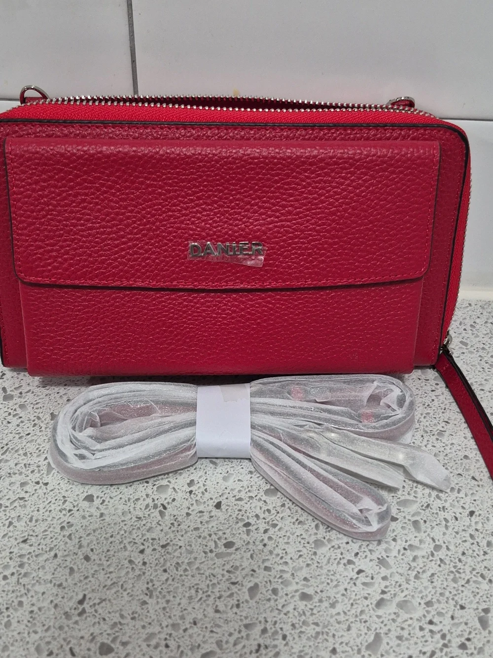 Danier Vibrant Red Leather Clutch/Wallet - Picture 4 of 6